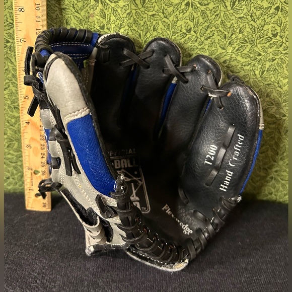 T Ball 10” Glove T Ball USA Approved - Picture 5 of 6